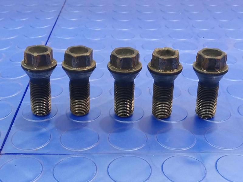 2015 BMW 428i Lug Nuts