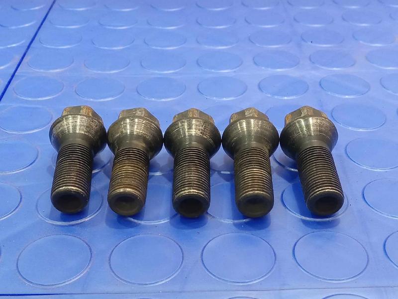 2015 BMW 428i Lug Nuts