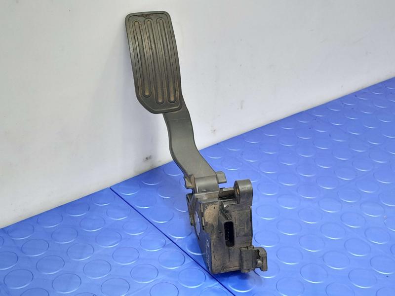 2013-2019 Nissan Versa Accelerator Pedal Assembly Genuine OEM Part 18002-4DA0B