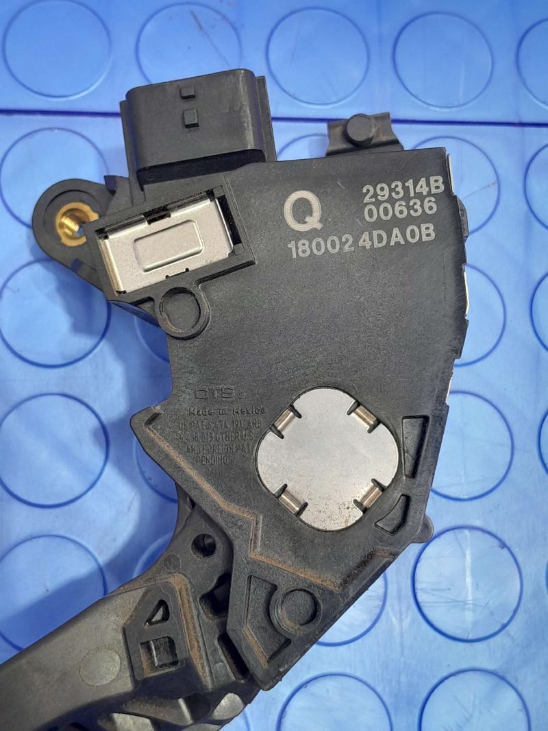 2013-2019 Nissan Versa Accelerator Pedal Assembly Genuine OEM Part 18002-4DA0B