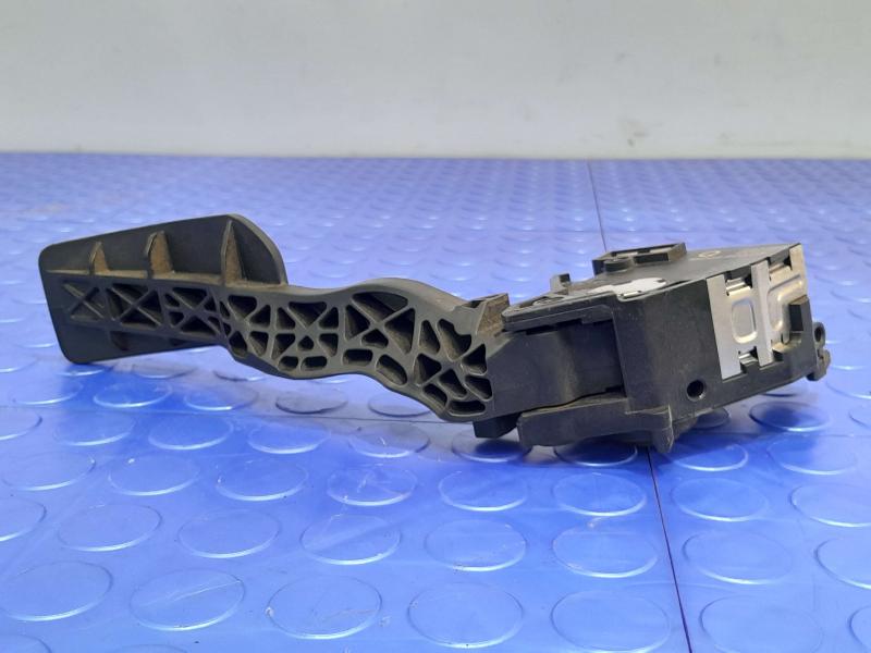 2013-2019 Nissan Versa Accelerator Pedal Assembly Genuine OEM Part 18002-4DA0B