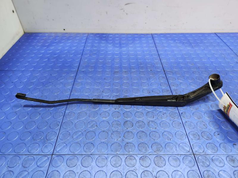 2010 Dodge Challenger Wiper Arm