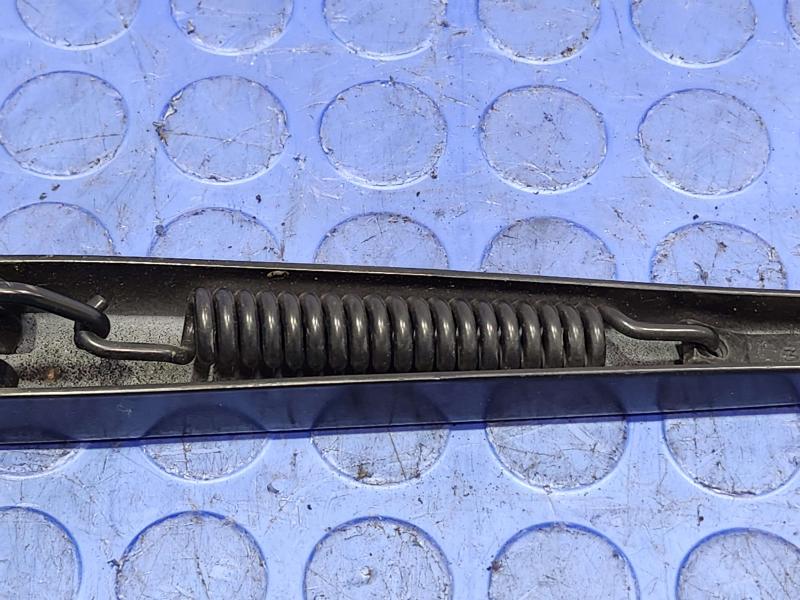 2010 Dodge Challenger Wiper Arm