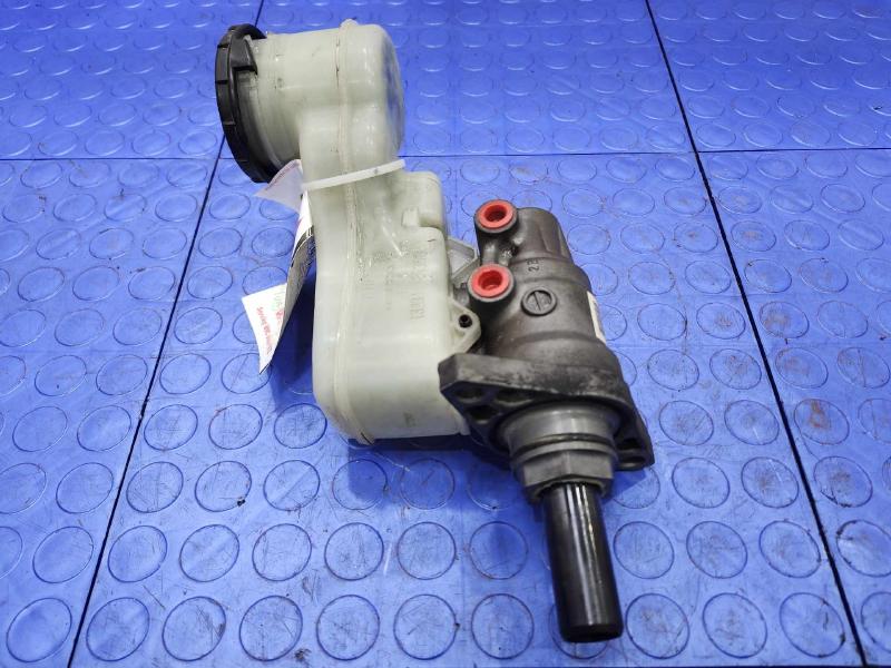 2008-2013 Acura MDX Brake Master Cylinder Assembly Genuine OEM 46101STXH01