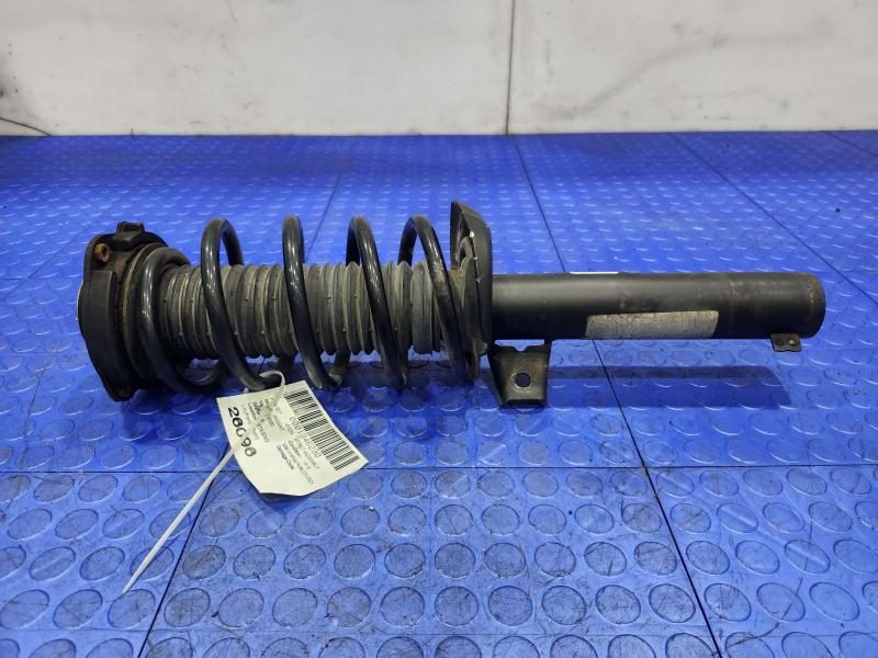 2020 Volkswagen Passat Strut Assembly