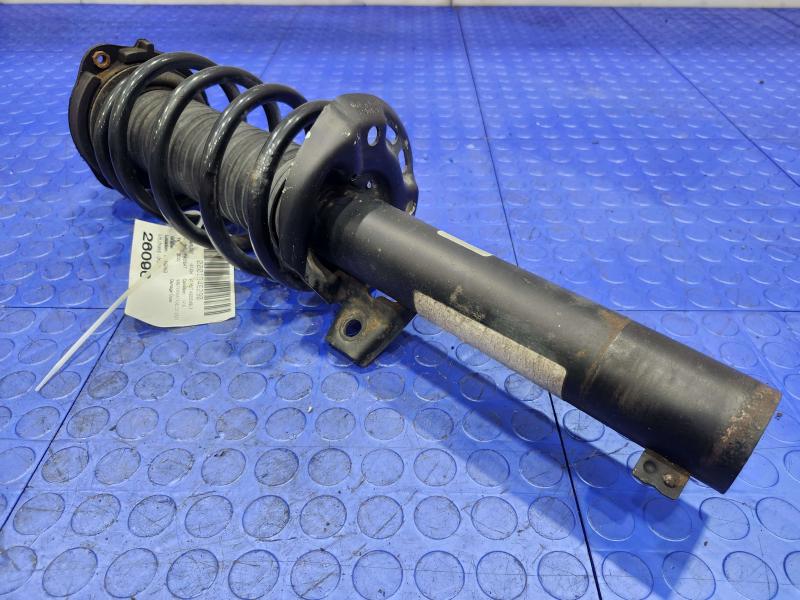 2020 Volkswagen Passat Strut Assembly