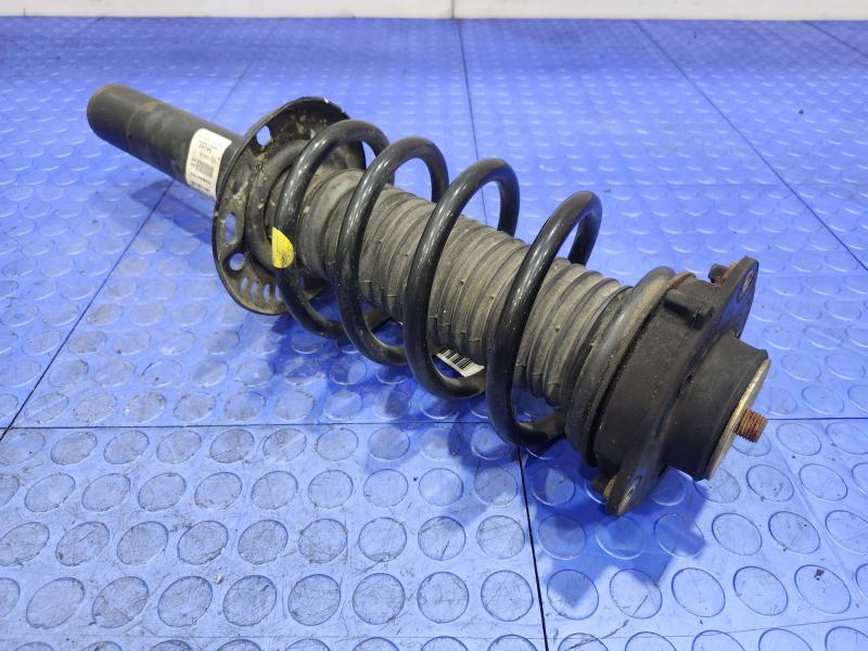 2020 Volkswagen Passat Strut Assembly