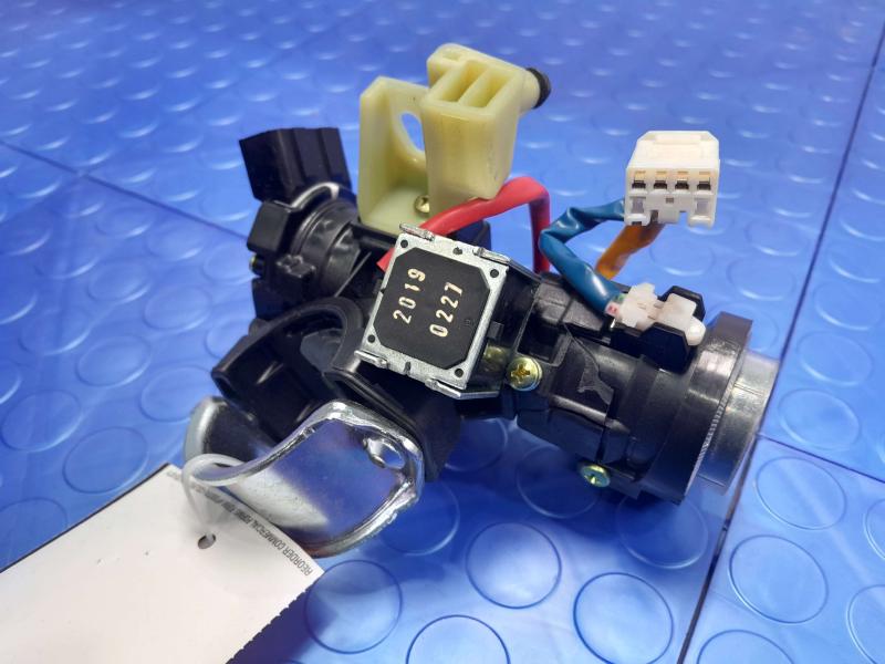 2019-2020 Kia Optima Ignition Switch Assembly w/o Key Genuine OEM 81905D5000