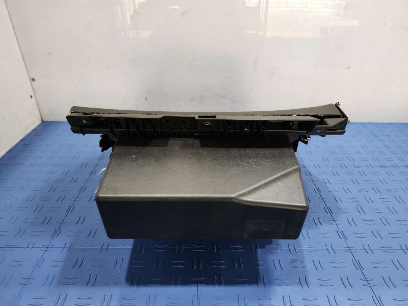 2014 Infiniti QX60 Glove Box