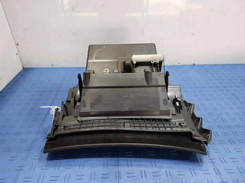 2014 Infiniti QX60 Glove Box