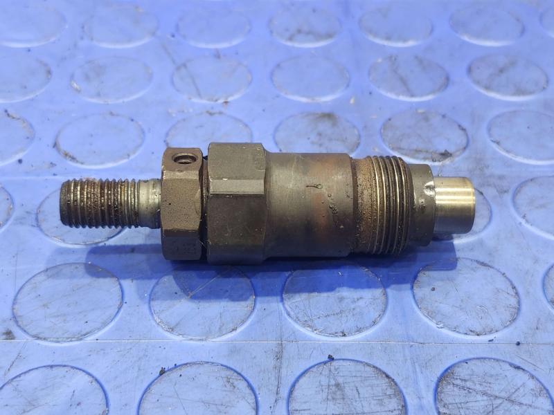 1988-1993 Isuzu NPR 3.9L Diesel OEM Fuel Injector Genuine Factory Original Part