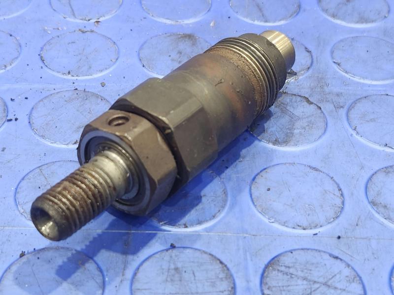 1988-1993 Isuzu NPR 3.9L Diesel OEM Fuel Injector Genuine Factory Original Part