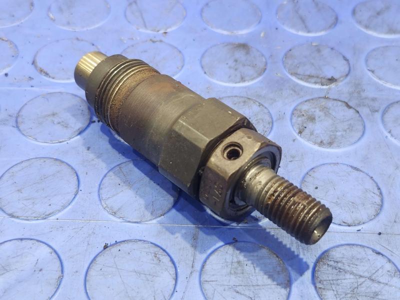 1988-1993 Isuzu NPR 3.9L Diesel OEM Fuel Injector Genuine Factory Original Part