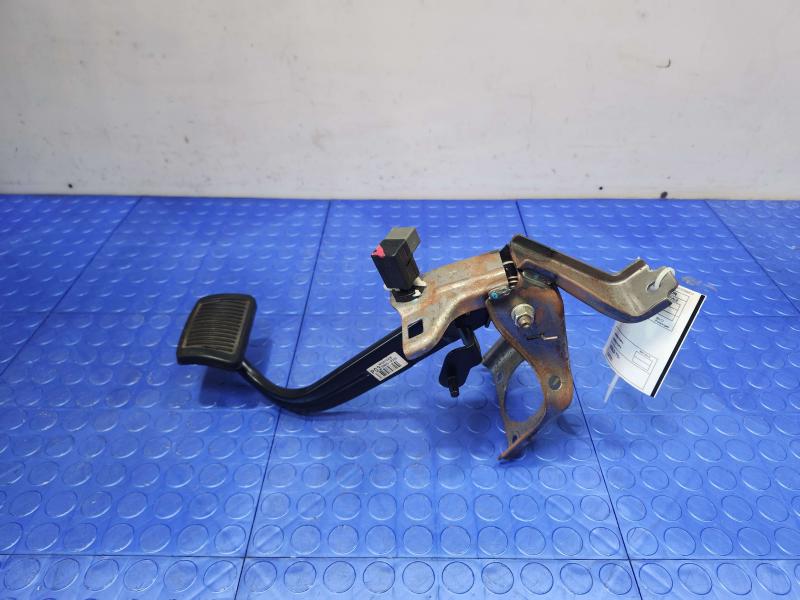 2012-2014 Hyundai Accent OEM Brake Pedal Assembly Genuine Part 32800-1R200