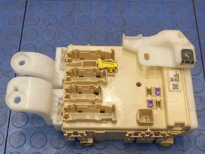 2014 Toyota Corolla Cabin Fuse Box