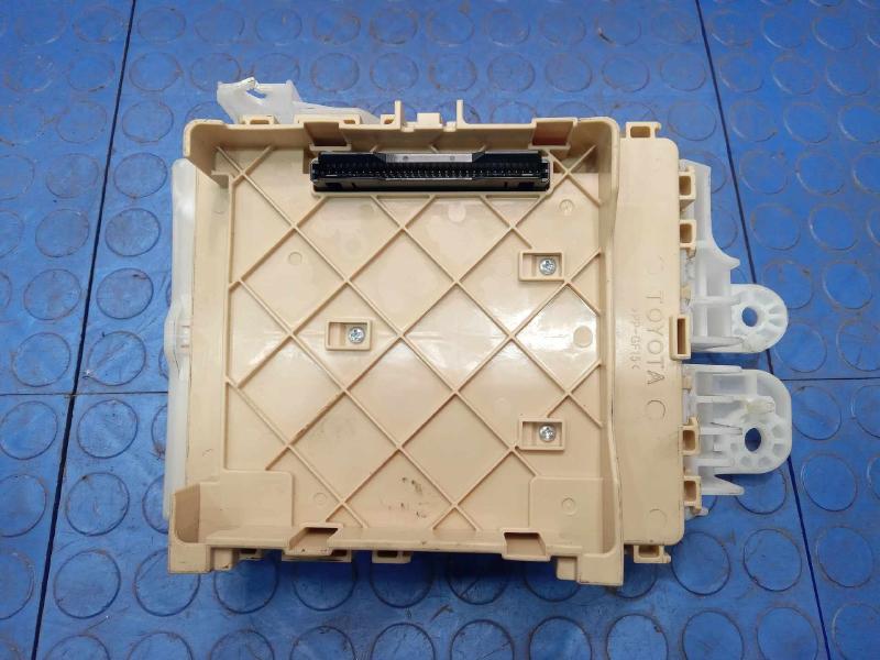 2014 Toyota Corolla Cabin Fuse Box