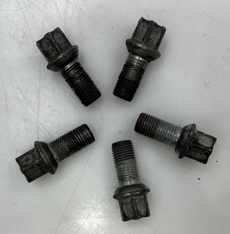 2012 Volkswagen Passat Lug Nuts