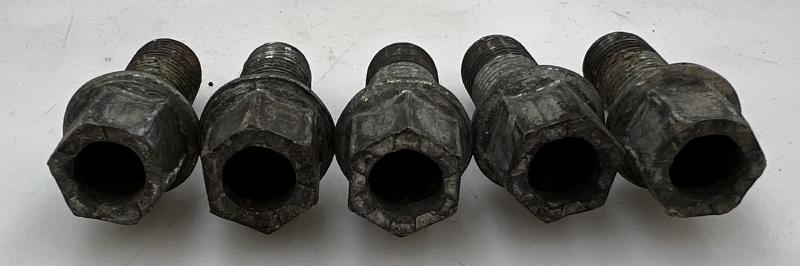 2012 Volkswagen Passat Lug Nuts