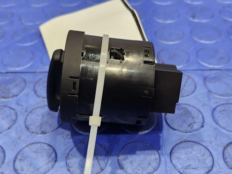 2017 Dodge Grand Caravan Headlight Switch (Dash Mtd)