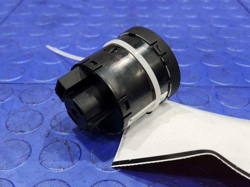 2017 Dodge Grand Caravan Headlight Switch (Dash Mtd)