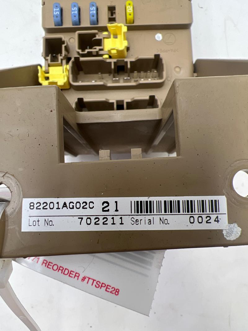 2007 - 2009 Subaru Outback Cabin Fuse Box Junction Block 82201AG02C