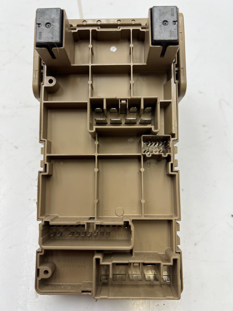 2007 - 2009 Subaru Outback Cabin Fuse Box Junction Block 82201AG02C