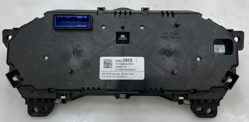 2018 2019 GMC Acadia Instrument Cluster Speedometer 17K OEM 84522869