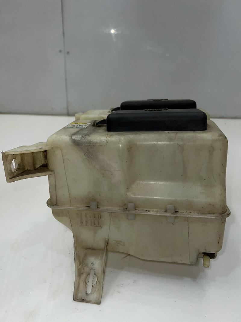 2002 Ford Explorer Washer Bottle