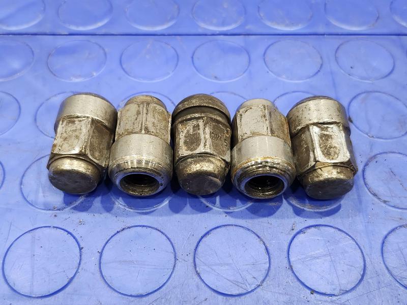 2013 Honda CR-V Lug Nuts