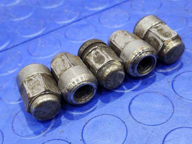 2013 Honda CR-V Lug Nuts