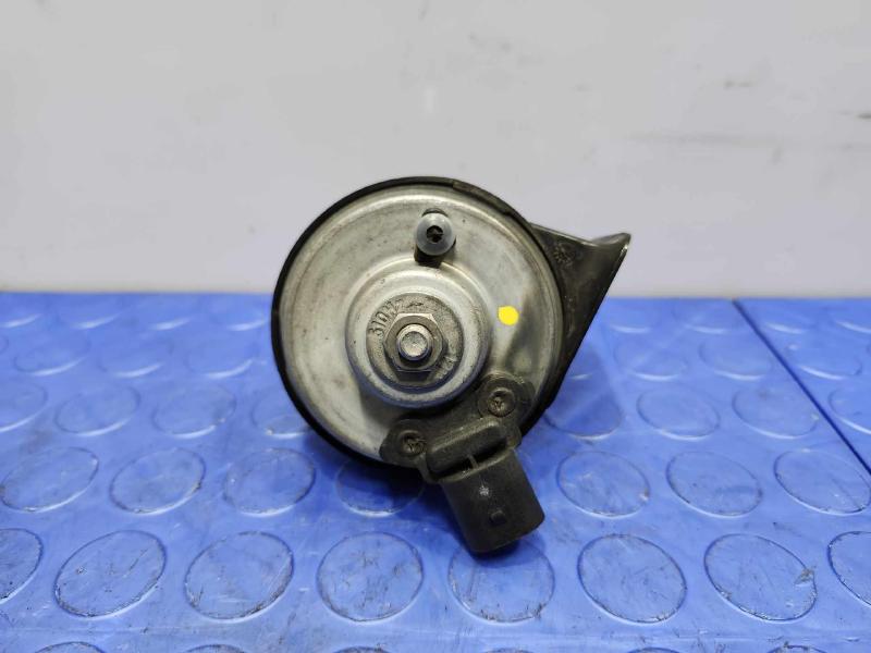 2016 BMW 528I Horn