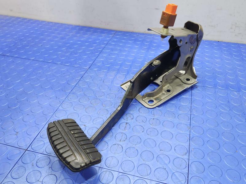 2011-2020 Mitsubishi Outlander Sport Brake Pedal Assembly OEM MN101625