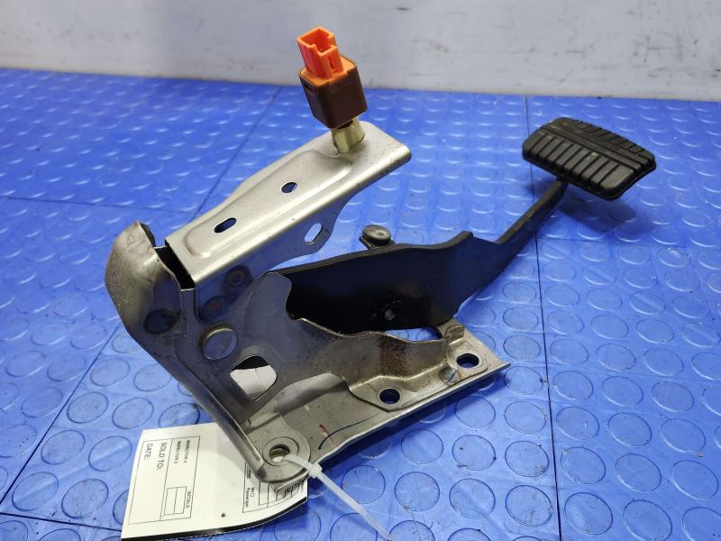 2011-2020 Mitsubishi Outlander Sport Brake Pedal Assembly OEM MN101625