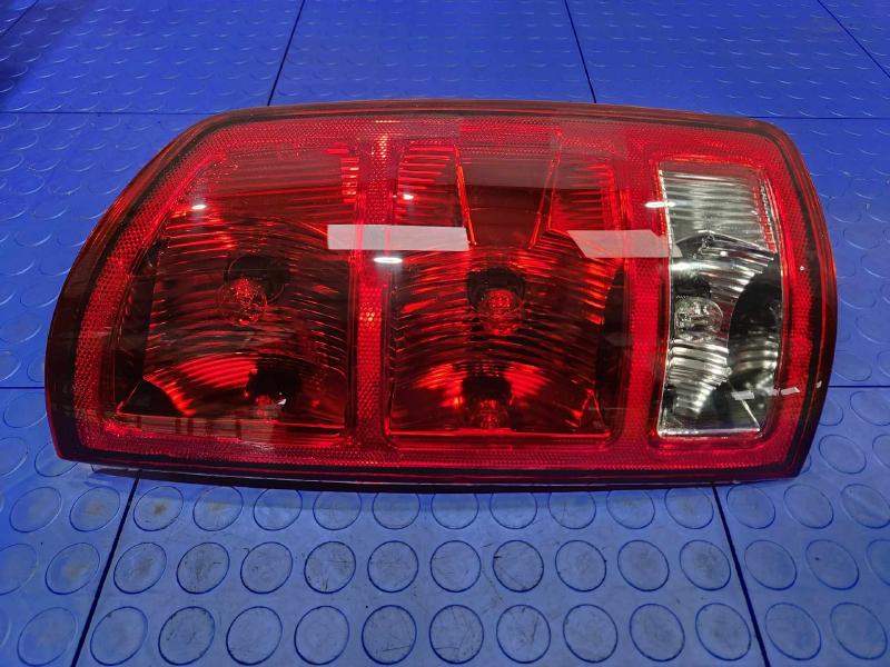 2002 Dodge Ram 1500 Tail Light Assembly