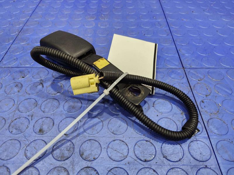 2008 Subaru Legacy Front Seat Belt