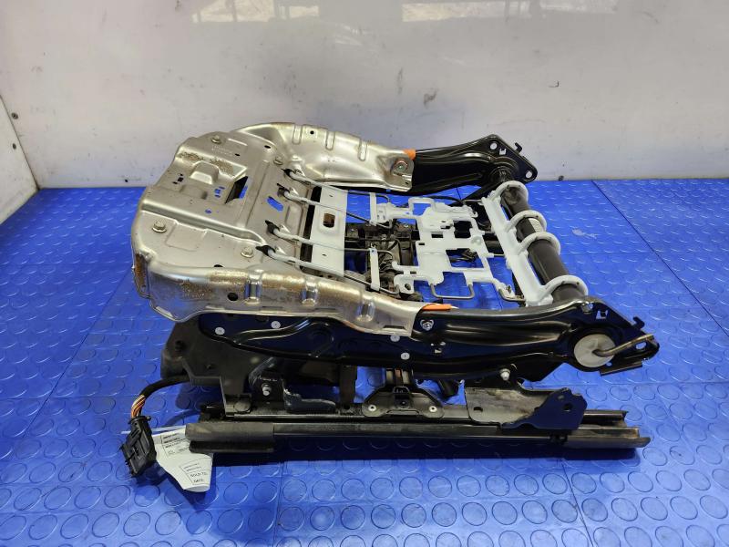 2020 Land Rover Discovery Sport Seat Track