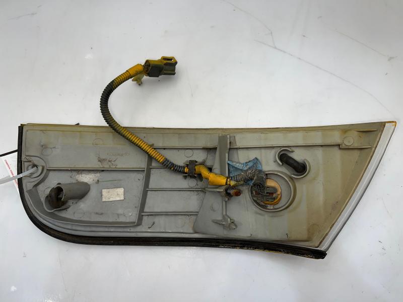 2001 - 2011 Ford Crown Victoria Turn Signal Park Lamp Police ONLY RH Passenger Side OEM 1W7Z15A201AA
