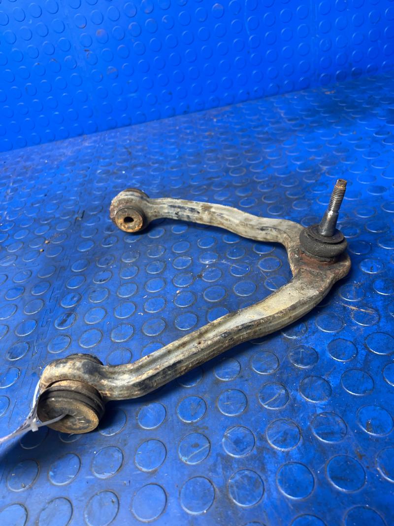 2000 GMC Sierra 1500 Upper Control Arm Front