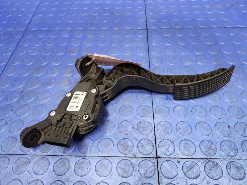 2016 Kia Sedona Pedal Assembly