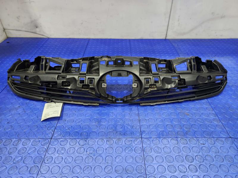 2017 Toyota Prius Grille
