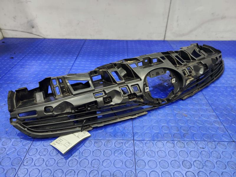 2017 Toyota Prius Grille