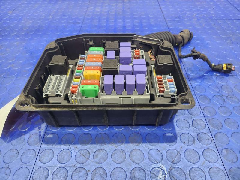 2011 Maserati Quattroporte Engine Fuse Box