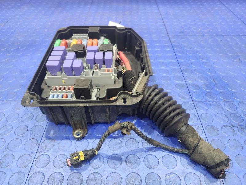 2011 Maserati Quattroporte Engine Fuse Box
