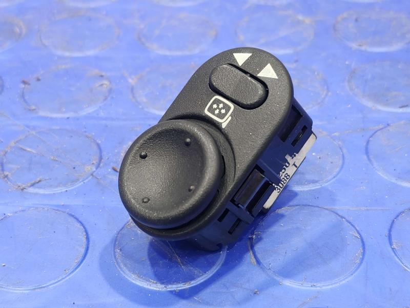 2009 Chevrolet Malibu Door Switch Front