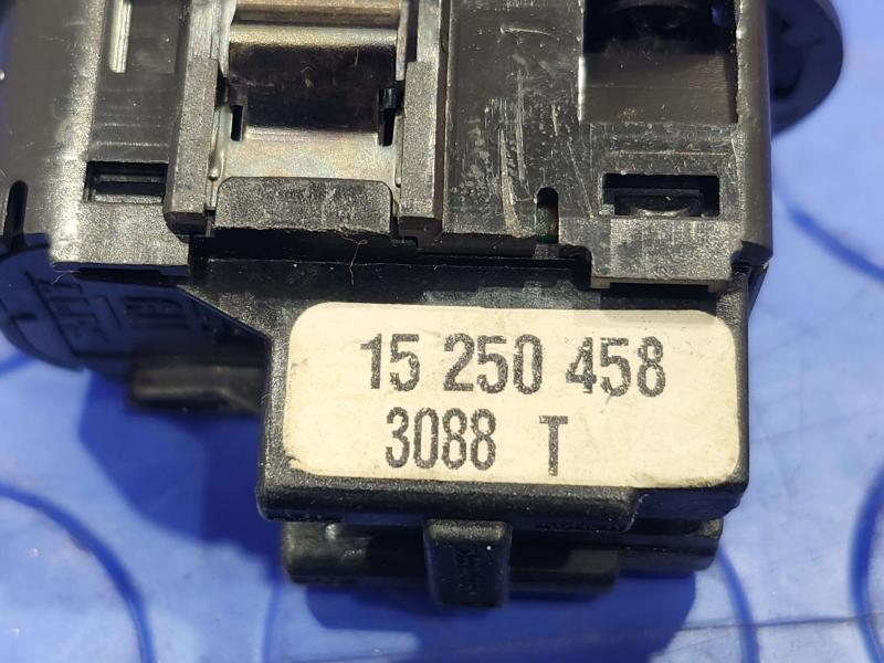 2009 Chevrolet Malibu Door Switch Front