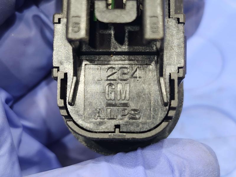 2009 Chevrolet Malibu Door Switch Front