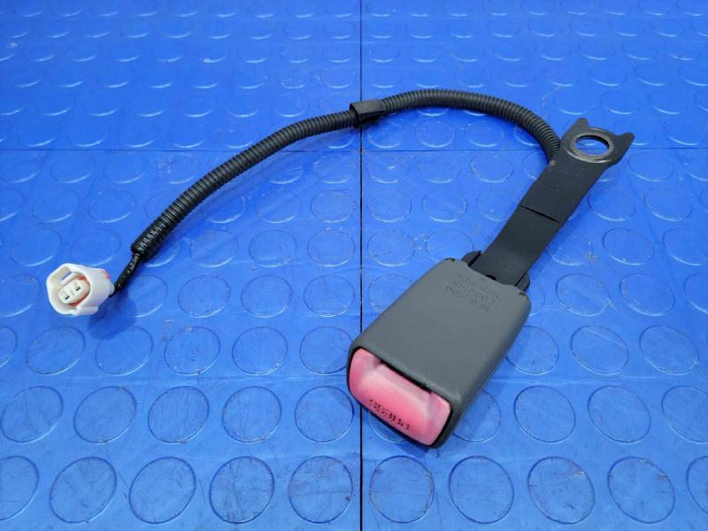 2010 Toyota Prius Front Seat Belt