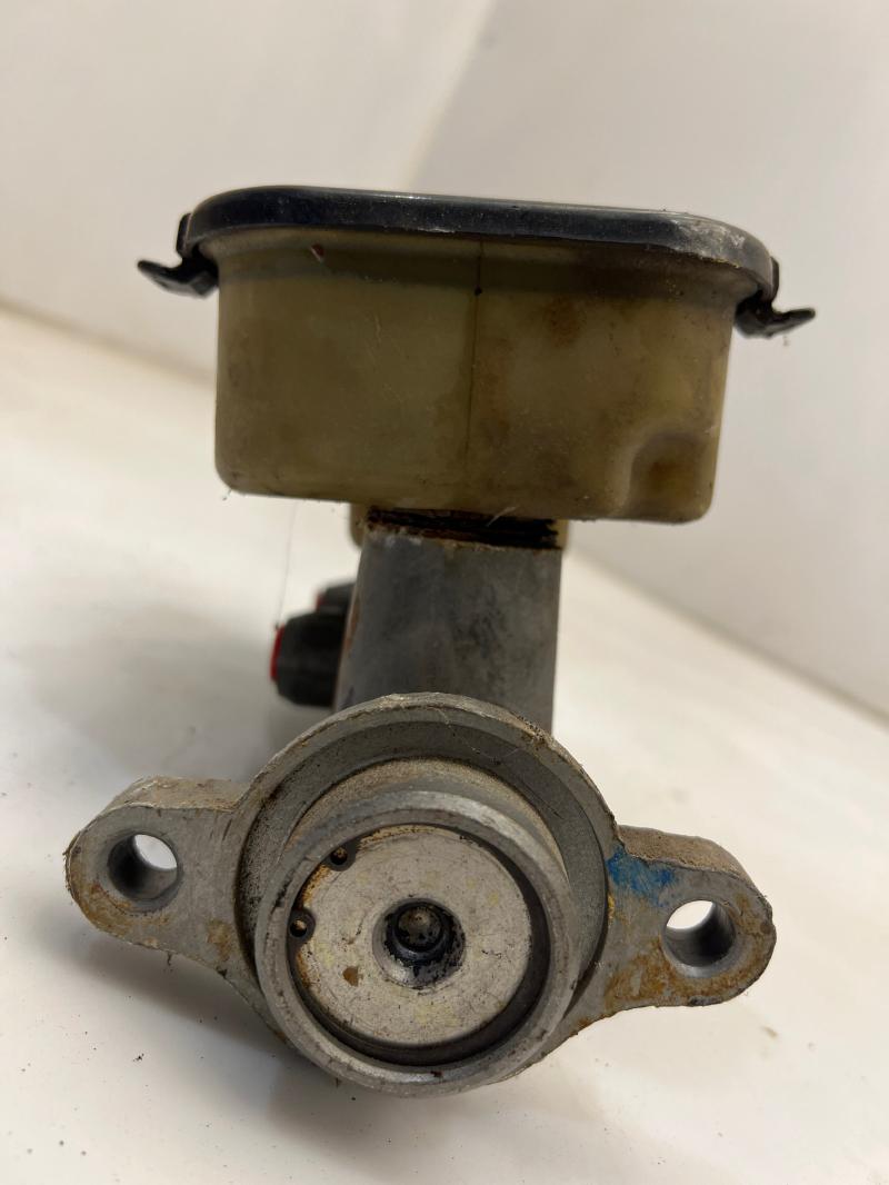1988 Chevrolet S10 Master Cylinder