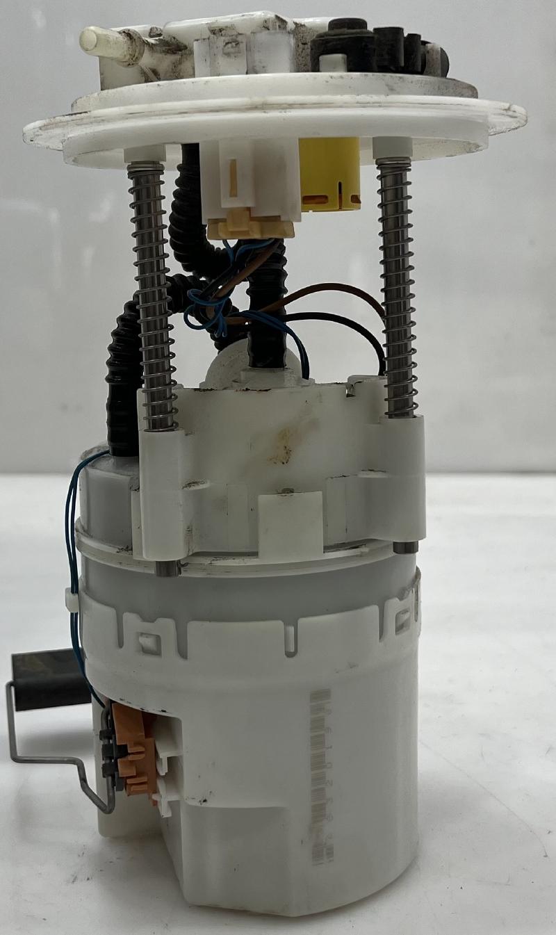 2011 - 2013 Kia Sorento 3.5L Fuel Pump Assembly OEM 311101U500