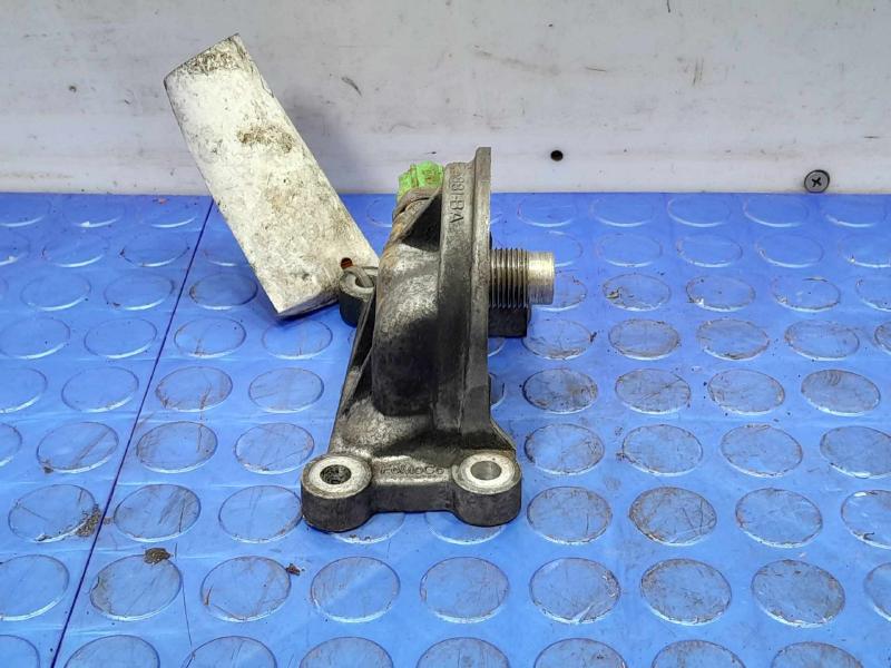 2012 Ford Focus Oil Filter Housing